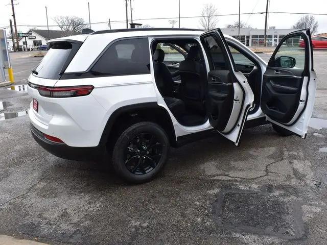 2026 Jeep Grand Cherokee Altitude 4x4
