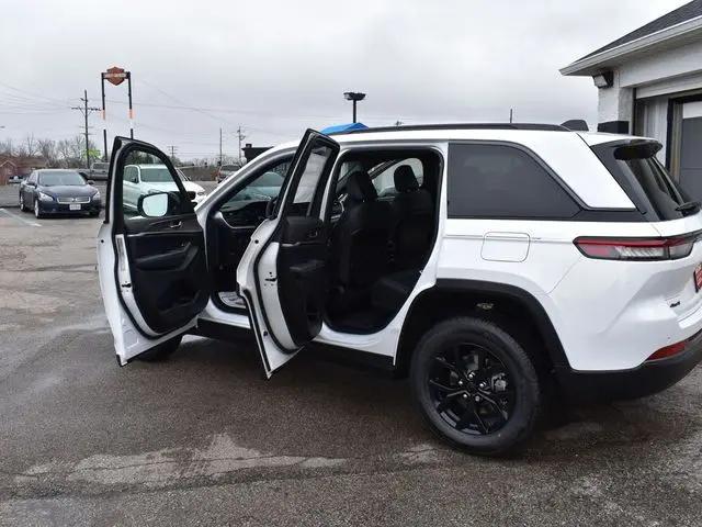 2026 Jeep Grand Cherokee Altitude 4x4
