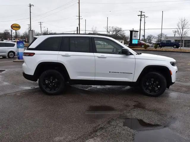2026 Jeep Grand Cherokee Altitude 4x4