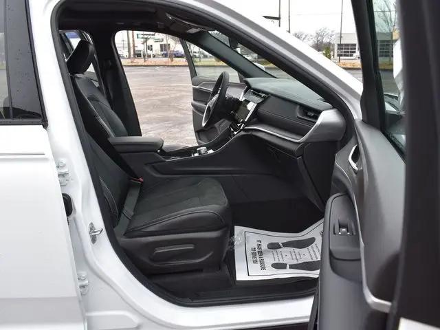 2026 Jeep Grand Cherokee Altitude 4x4