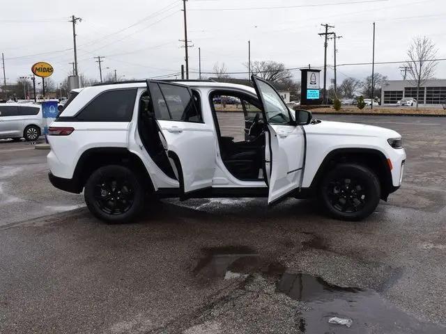 2026 Jeep Grand Cherokee Altitude 4x4