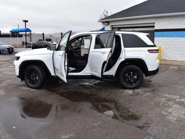 2026 Jeep Grand Cherokee Altitude 4x4
