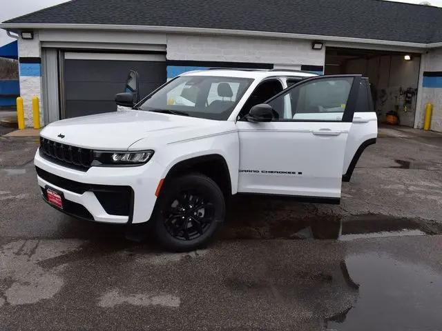 2026 Jeep Grand Cherokee Altitude 4x4