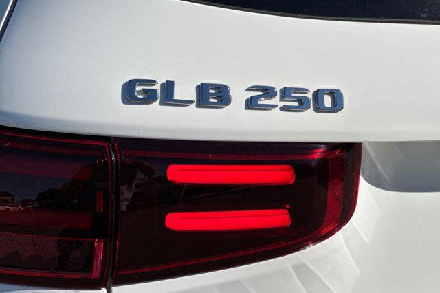 2025 Mercedes-Benz GLB 4MATIC