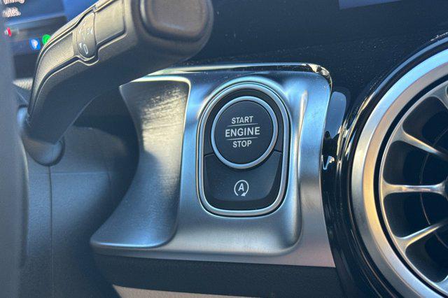 2025 Mercedes-Benz GLB 4MATIC