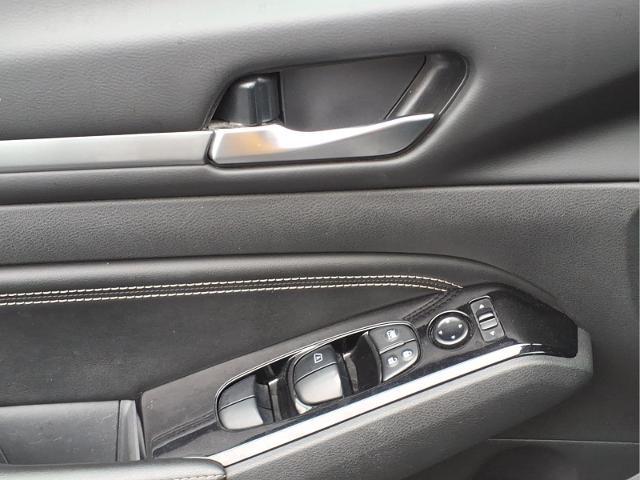 2023 Nissan Altima SL FWD