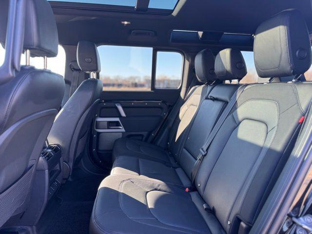 2023 Land Rover Defender 110 X-Dynamic SE