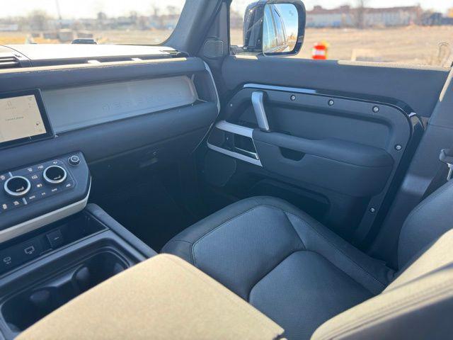 2023 Land Rover Defender 110 X-Dynamic SE