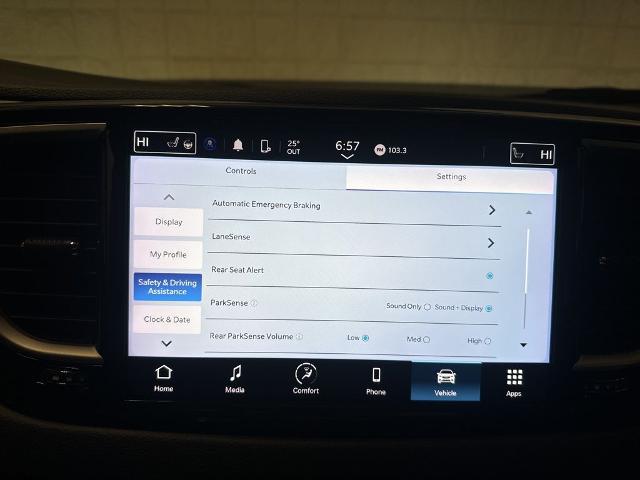 2023 Chrysler Pacifica Touring L