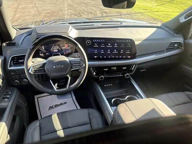 2026 Chevrolet Suburban RST, 4WD