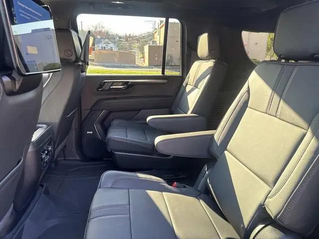 2026 Chevrolet Suburban RST, 4WD
