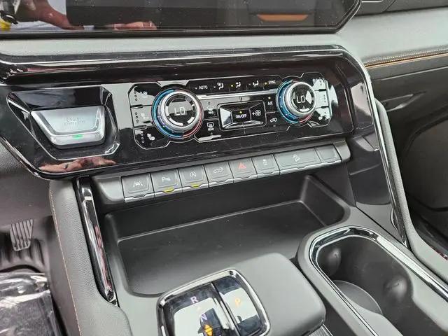 2026 GMC Sierra 1500 Crew Cab, Short Bed, AT4, 4WD