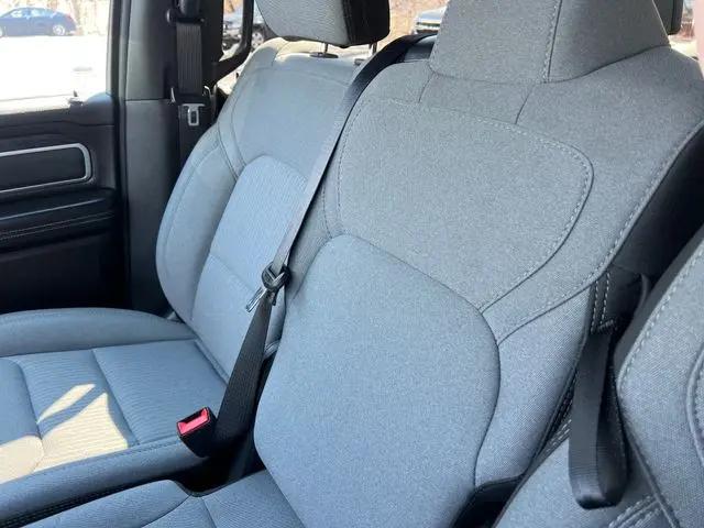 2023 Ram 1500 Big Horn Crew Cab 4x4 5'7" Box