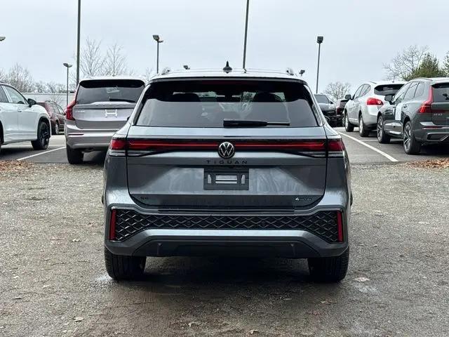 2026 Volkswagen Tiguan SE R-Line Black