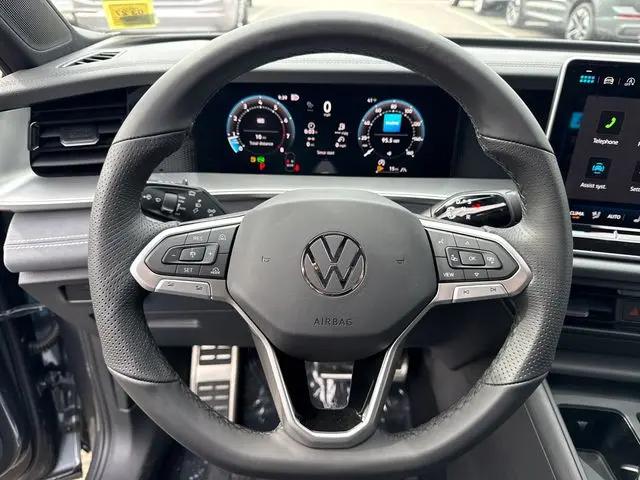 2026 Volkswagen Tiguan SE R-Line Black