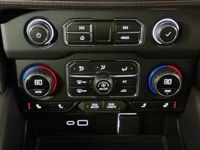 2024 Chevrolet Suburban 4WD RST
