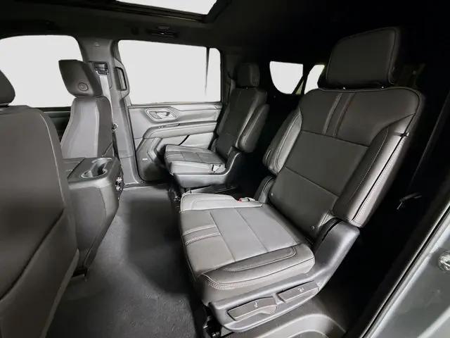 2024 Chevrolet Suburban 4WD RST