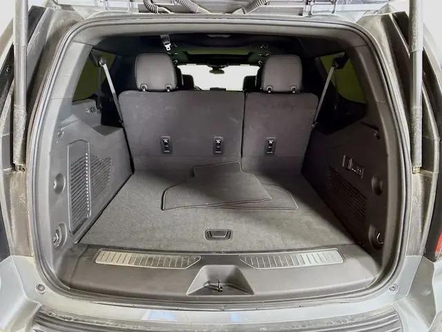 2024 Chevrolet Suburban 4WD RST