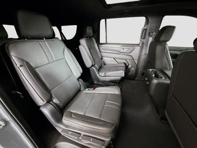 2024 Chevrolet Suburban 4WD RST
