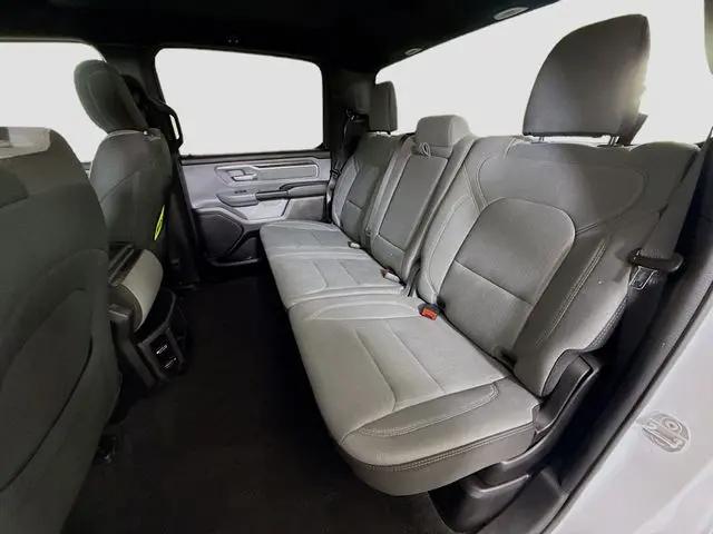 2022 Ram 1500 Big Horn Crew Cab 4x4 5'7" Box