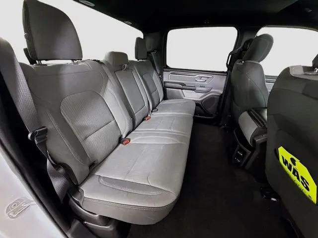 2022 Ram 1500 Big Horn Crew Cab 4x4 5'7" Box
