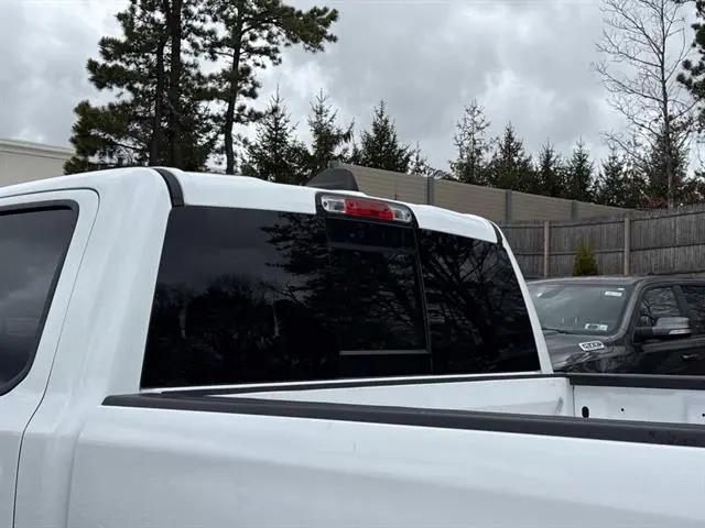 2022 Ram 1500 Big Horn Crew Cab 4x4 5'7" Box