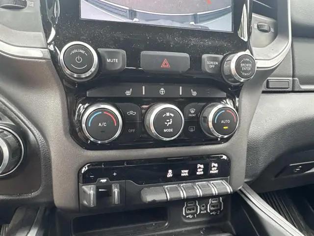 2022 Ram 1500 Big Horn Crew Cab 4x4 5'7" Box