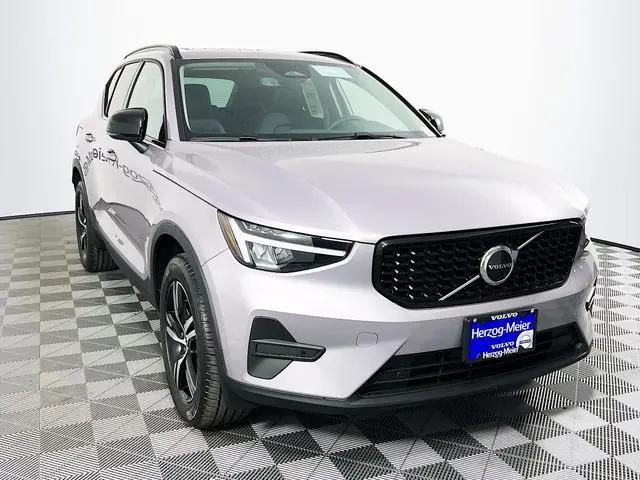 2026 Volvo XC40 Core, B5 AWD Gas mild hybrid, Dark for sale in Beaverton, OR