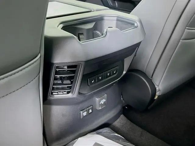2026 Toyota Tundra Capstone CrewMax 6.4' Bed