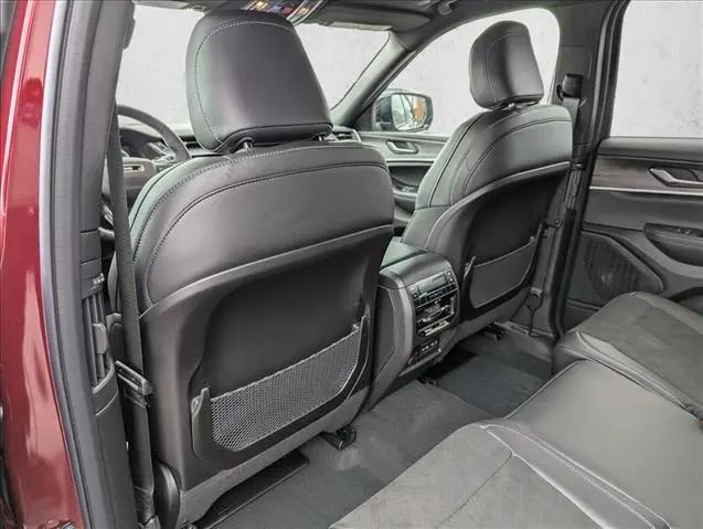 2026 Jeep Grand Cherokee L Altitude 4x2