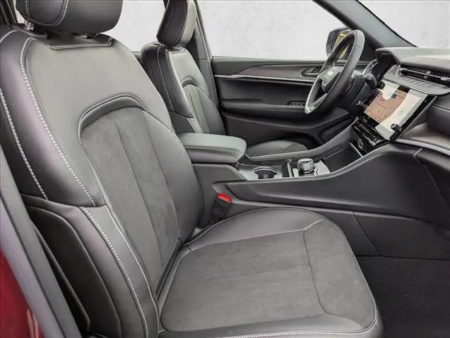 2026 Jeep Grand Cherokee L Altitude 4x2