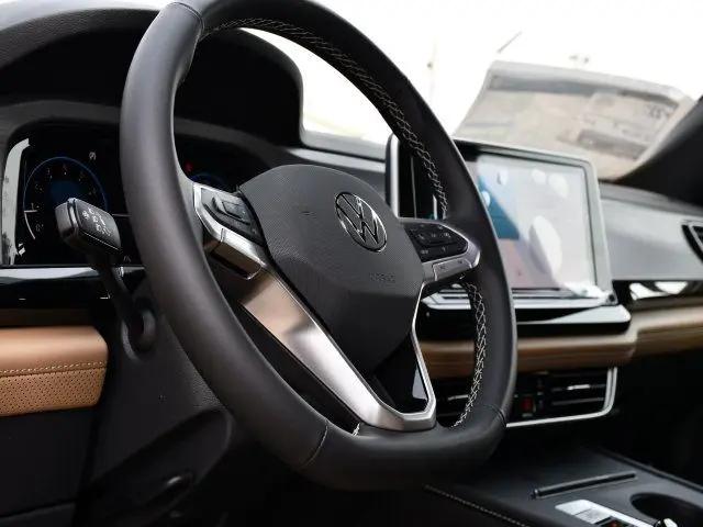 2026 Volkswagen Atlas Cross Sport SE