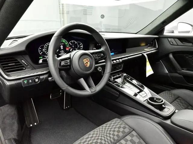 2026 Porsche 911 Carrera GTS Cabriolet