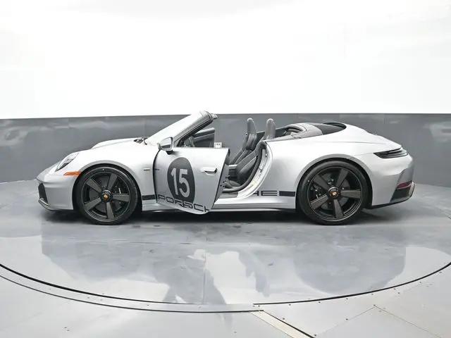 2026 Porsche 911 Carrera GTS Cabriolet