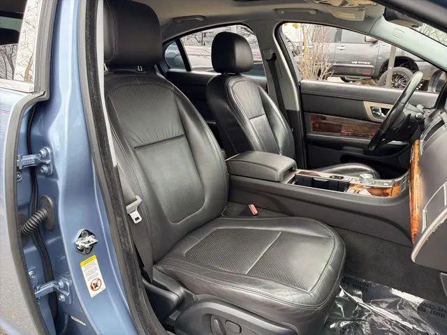 2009 Jaguar XF Premium Luxury