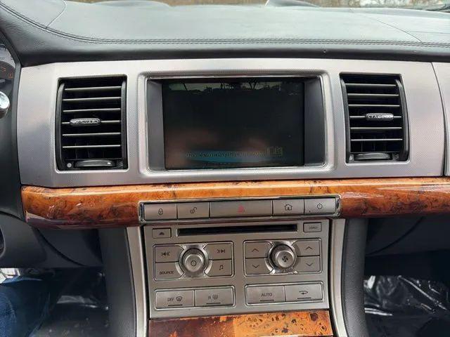 2009 Jaguar XF Premium Luxury