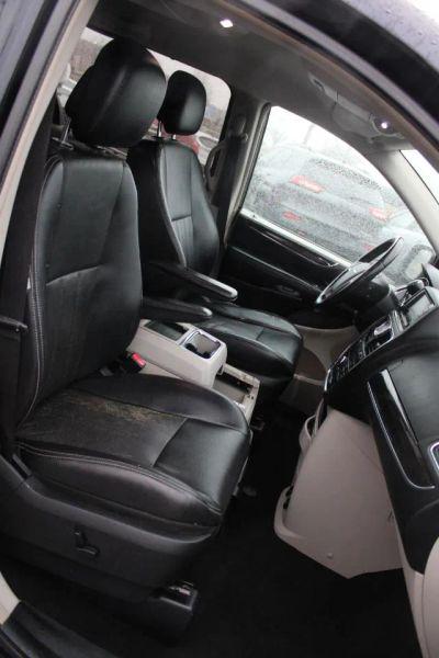 2011 Chrysler Town & Country Touring-L