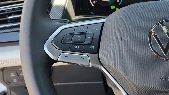 2026 Volkswagen Atlas Cross Sport SEL Premium R-Line