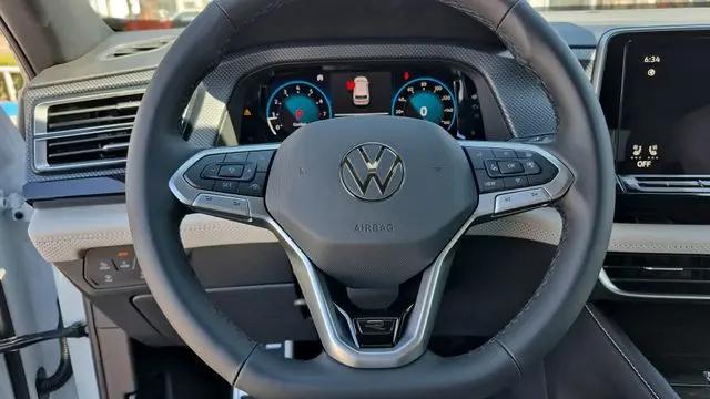 2026 Volkswagen Atlas Cross Sport SEL Premium R-Line