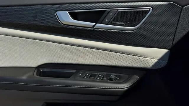 2026 Volkswagen Atlas Cross Sport SEL Premium R-Line