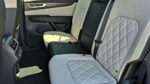 2026 Volkswagen Atlas Cross Sport SEL Premium R-Line