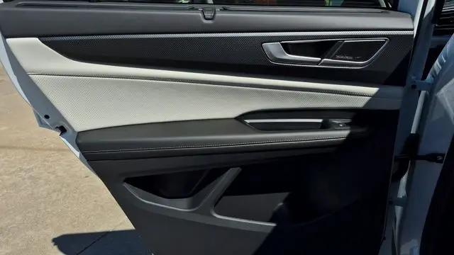 2026 Volkswagen Atlas Cross Sport SEL Premium R-Line