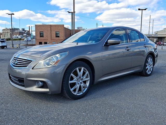 2013 INFINITI G37 x