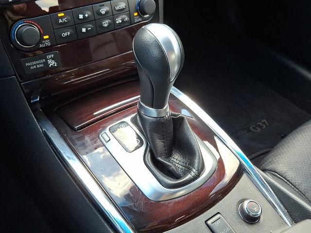 2013 INFINITI G37 x