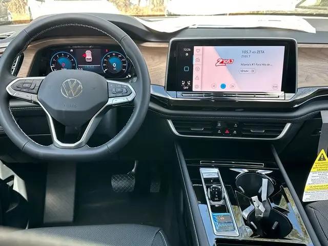 2026 Volkswagen Atlas SE with Technology