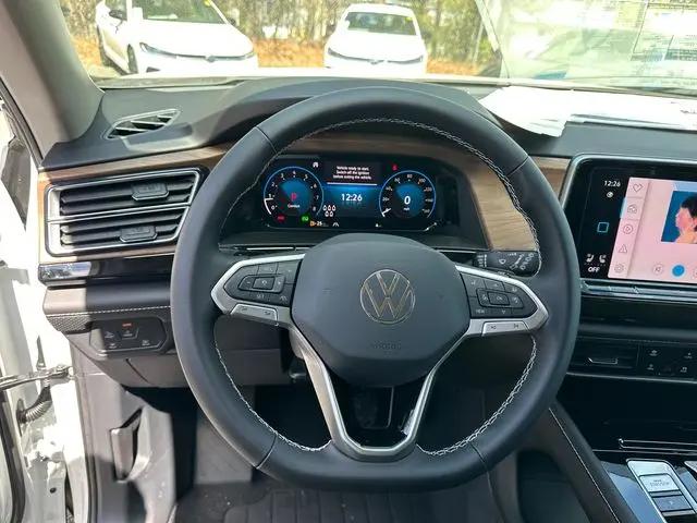 2026 Volkswagen Atlas SE with Technology