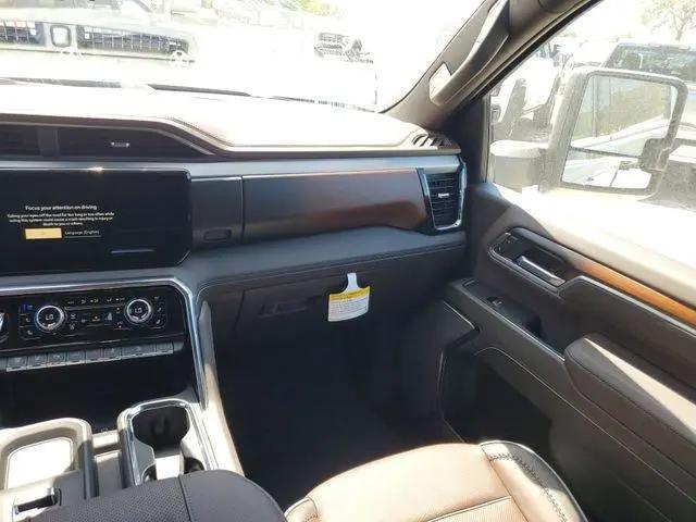 2026 GMC Sierra 2500HD Crew Cab, Standard Bed, Denali, 4WD