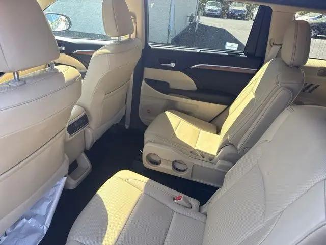 2017 Toyota Highlander Limited