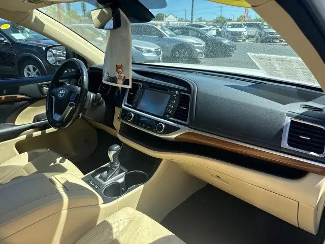 2017 Toyota Highlander Limited