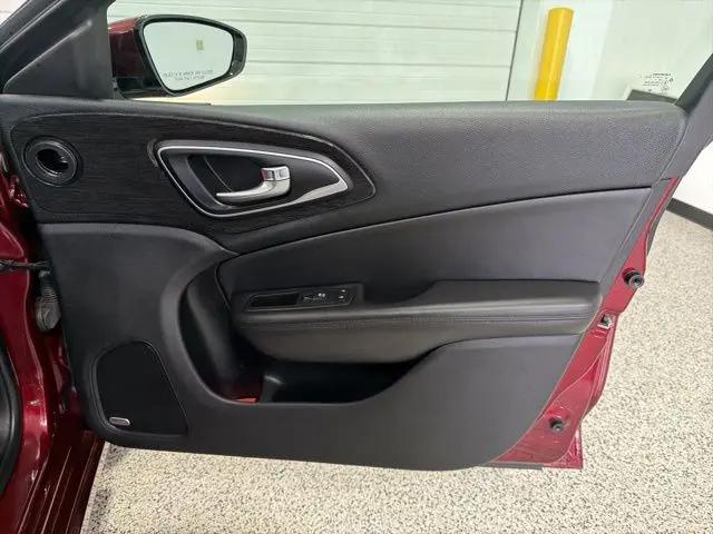 2015 Chrysler 200 C